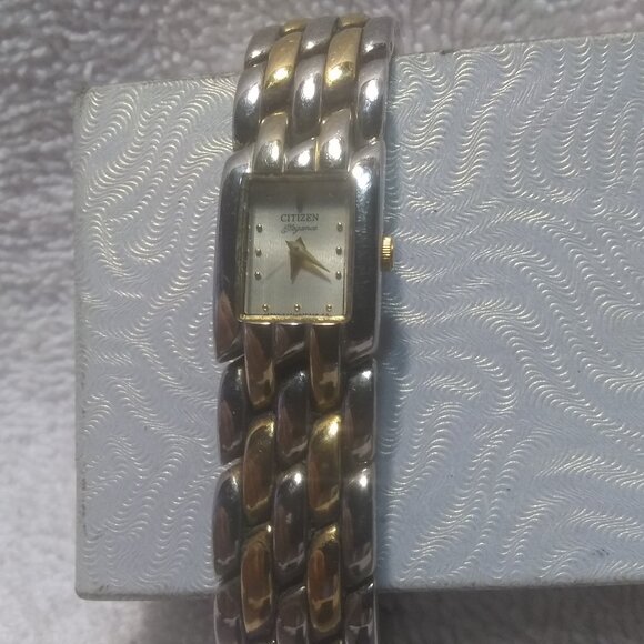 Seiko Elegance Dress Quartz Watch 5421-H21432 Link Band New Bat Works Great - Picture 1 of 13